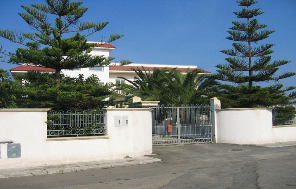 B&B Villa Teresa Lecce Buitenkant foto